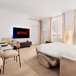 Apartment For 6 Saint-Honore